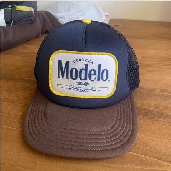 Modelo Snapback Hat - Picture 2 of 5
